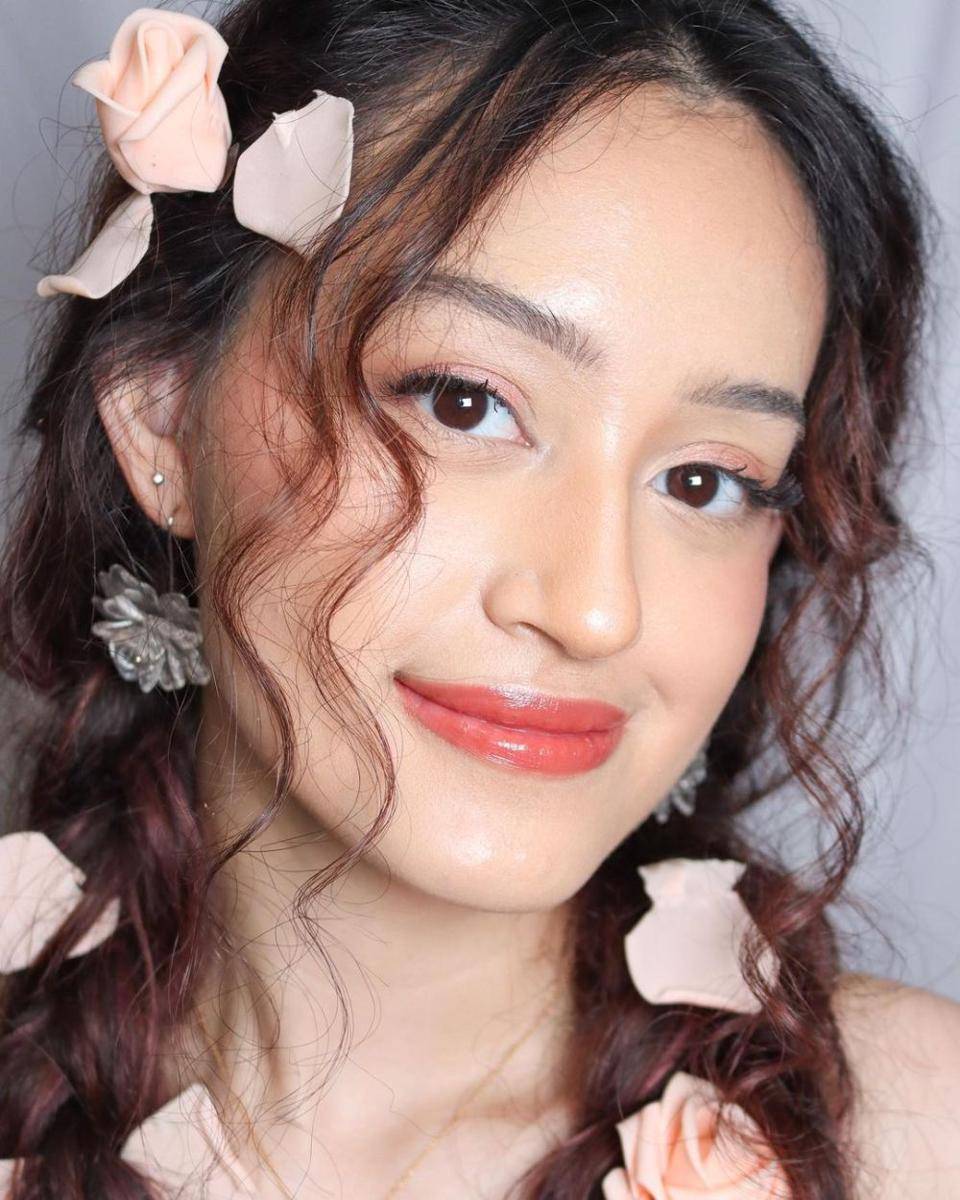 inspirasi natural makeup look ala Nadya Aqilla (instagram.com/nadyaaqilla)