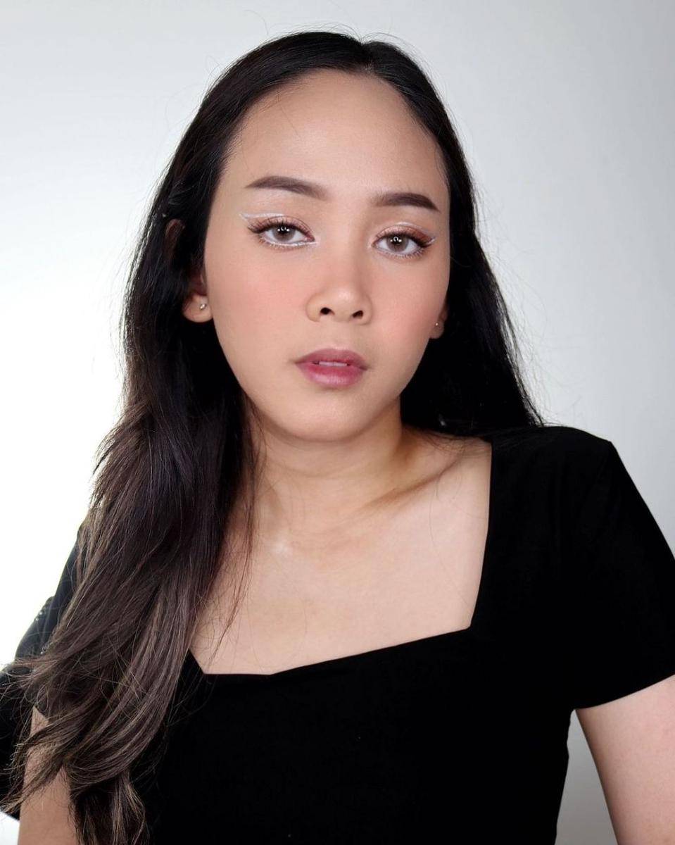 inspirasi makeup look ala Almiranti Fira (instagram.com/almirantifira)