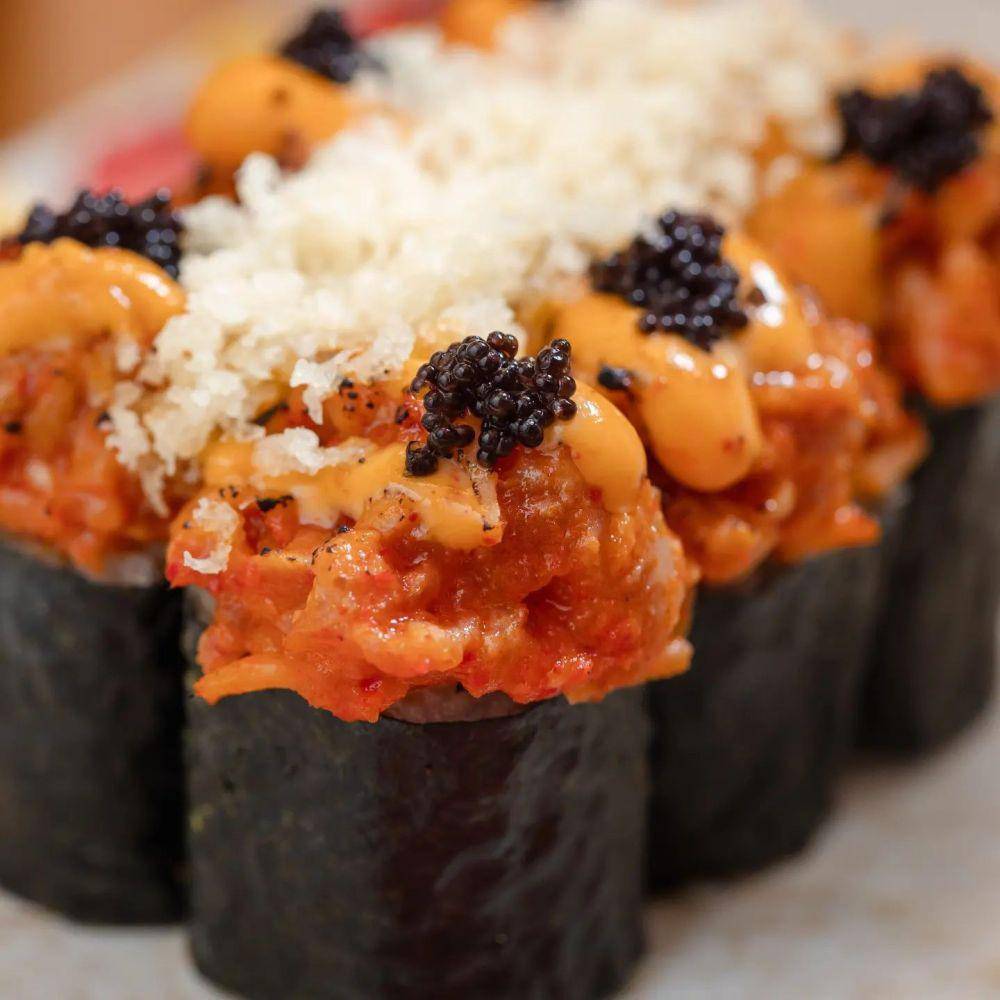 Potret Salmon Lava Maki di Sushi Hiro (instagram.com/sushihiro_id)