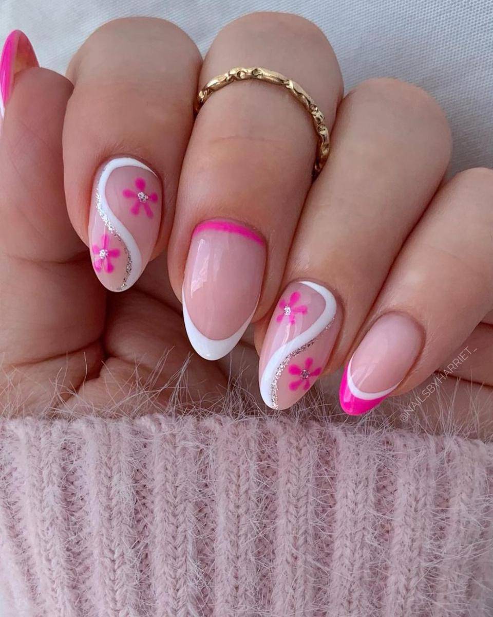 nail art pink (instagram.com/nailsbyharriet_)