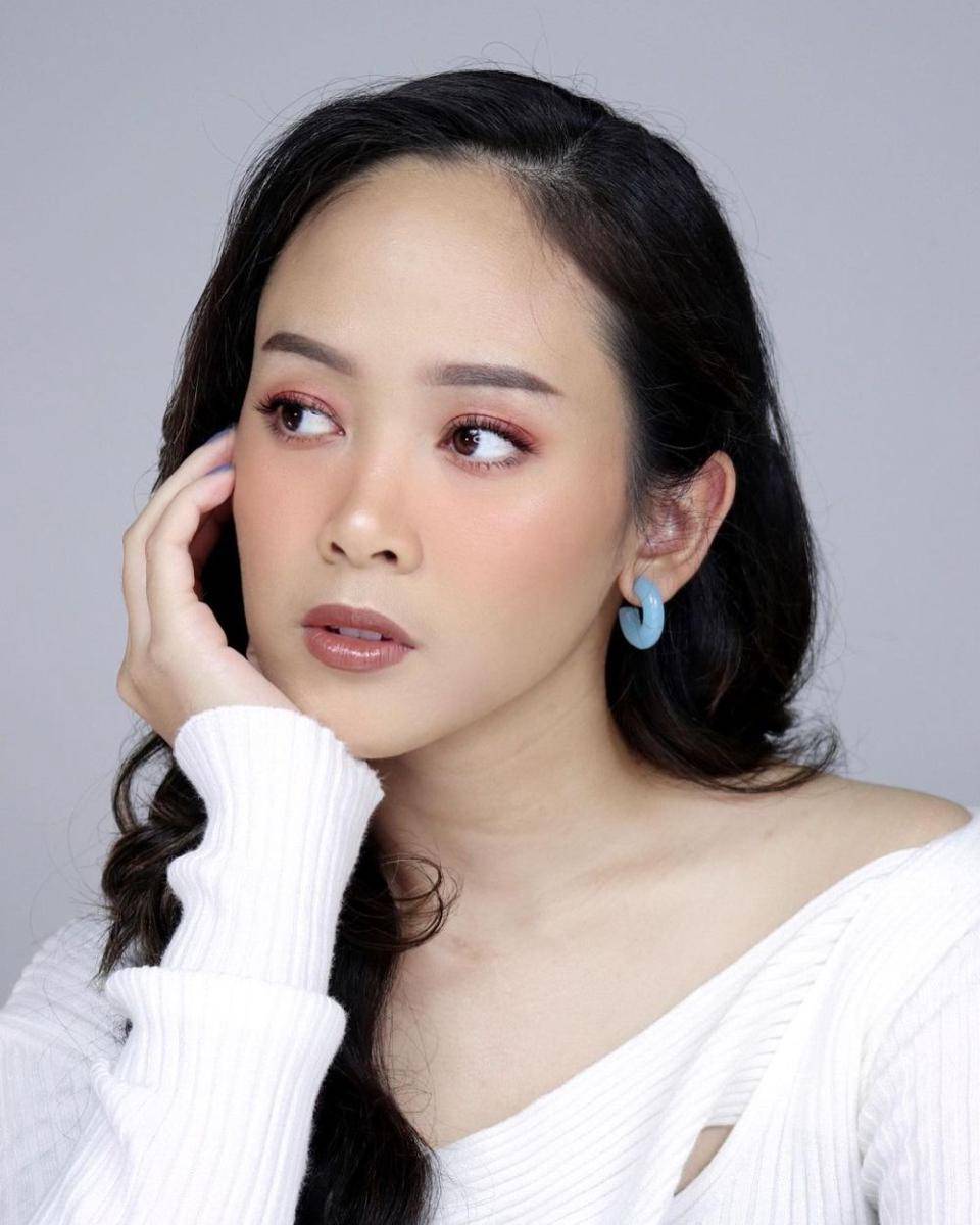 inspirasi makeup look ala Almiranti Fira (instagram.com/almirantifira)