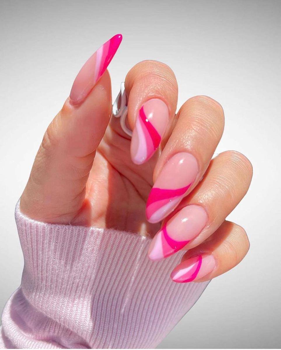 nail art pink (instagram.com/artdecom)