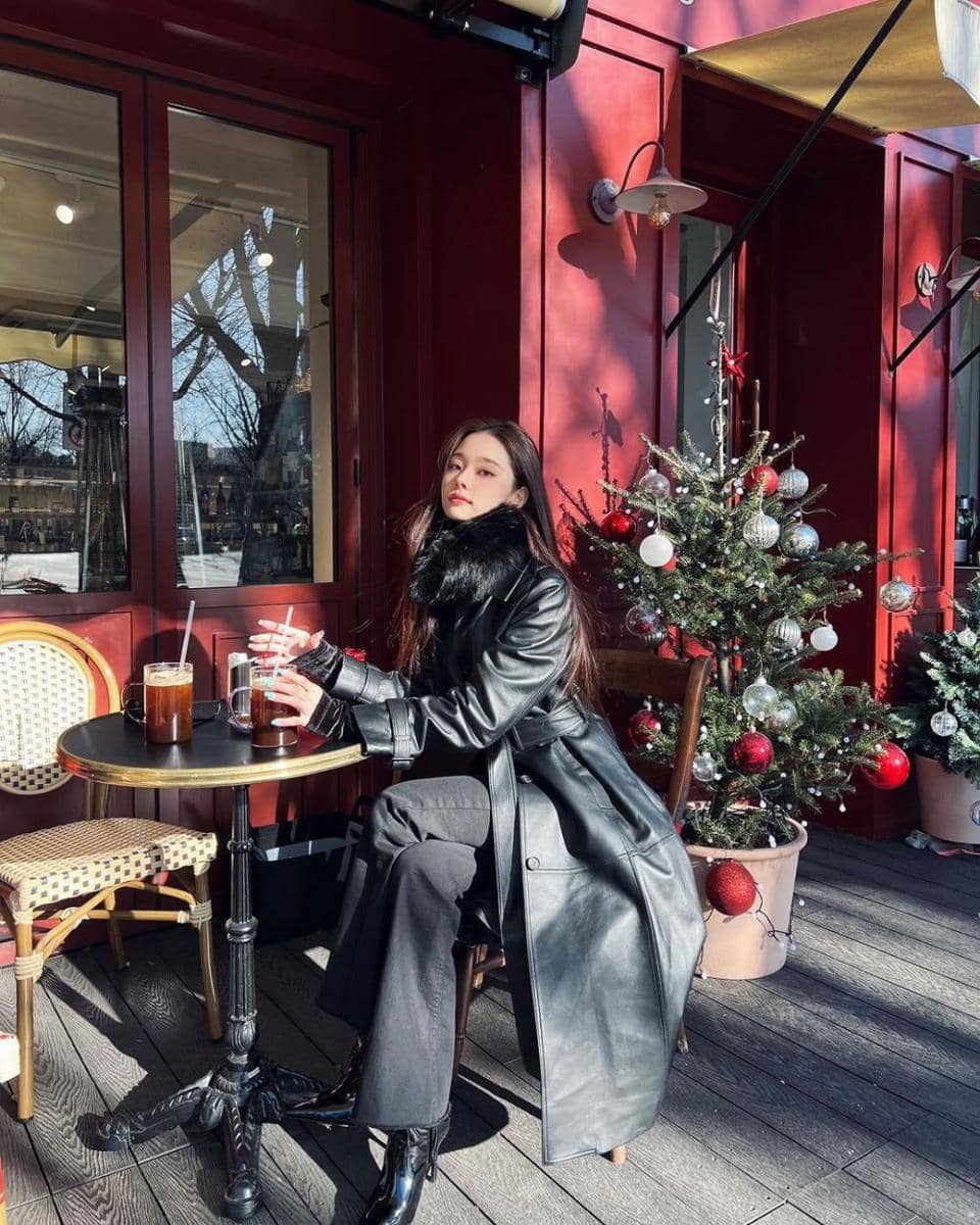 sepatu boots ala Freezia (instagram.com/dear.zia)
