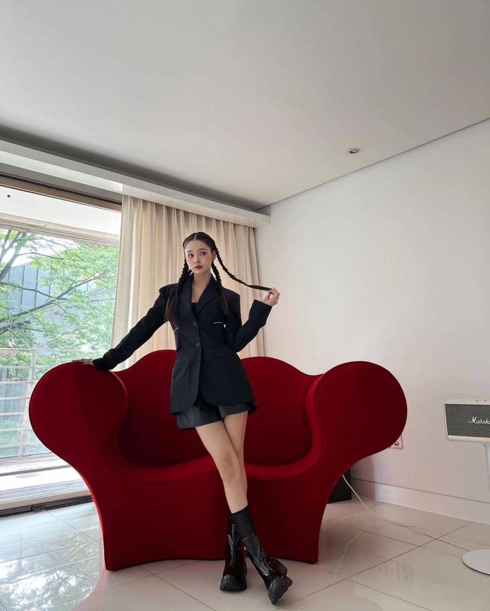sepatu boots ala Freezia (instagram.com/dear.zia)