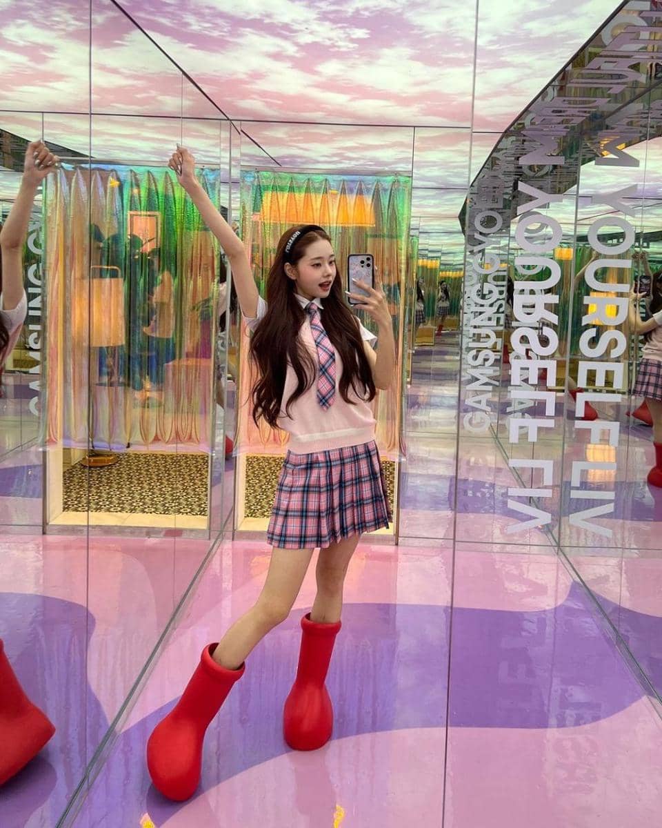 sepatu boots ala Freezia (instagram.com/dear.zia)