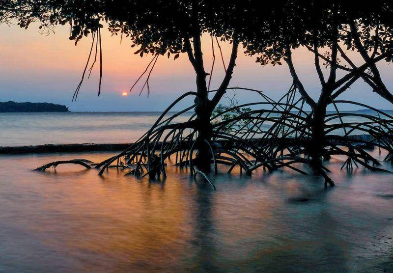 gambar sunset di Pulau Bidadari (instagram.com/yupri)