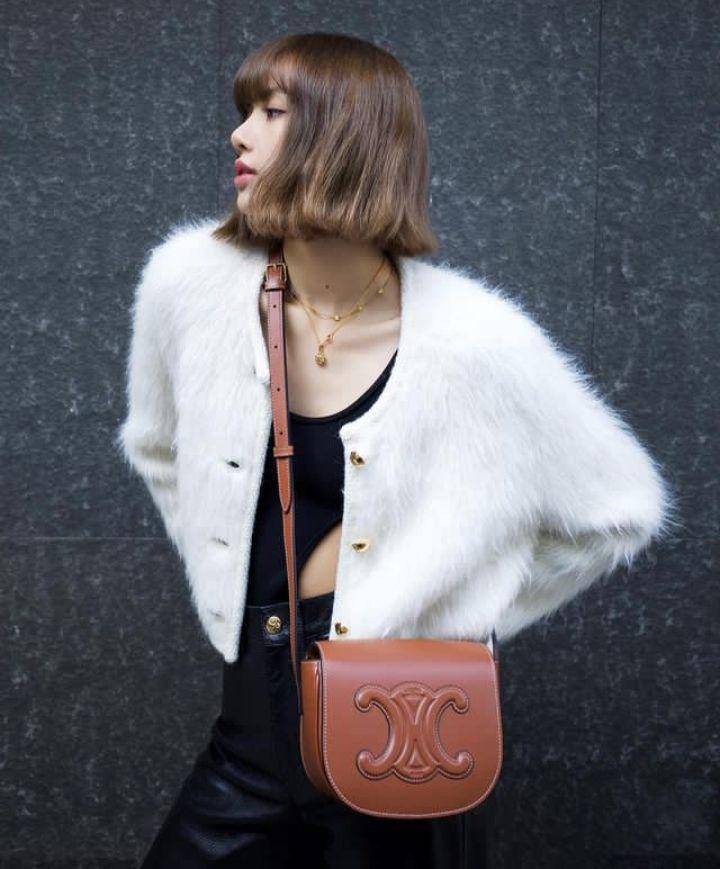 Model rambut kekinian ala idol cewek Korea (instagram.com/lalalalisa_m)