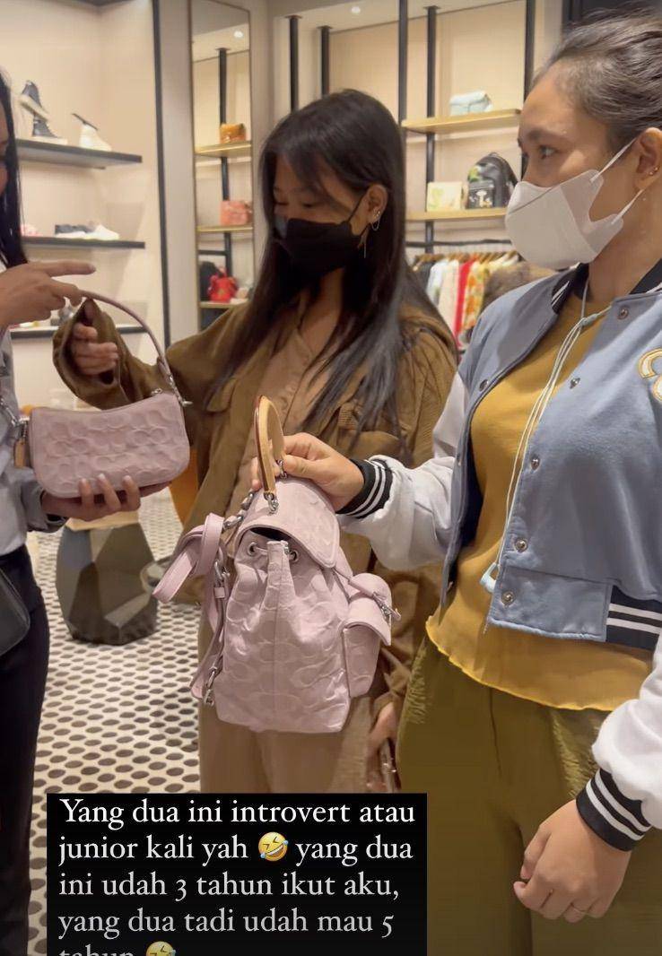 momen Rachel Vennya belikan tas mewah untuk ART (instagram.com/rachelvennya)