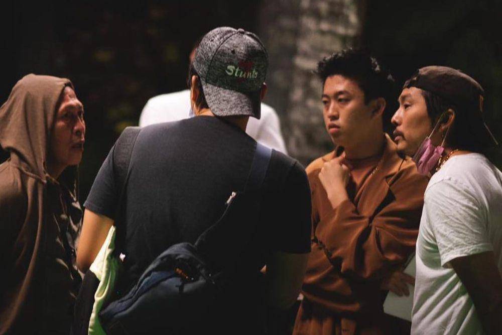 Justin Chon dan Rich Brian di set film Jamojaya (instagram.com/justinchon)