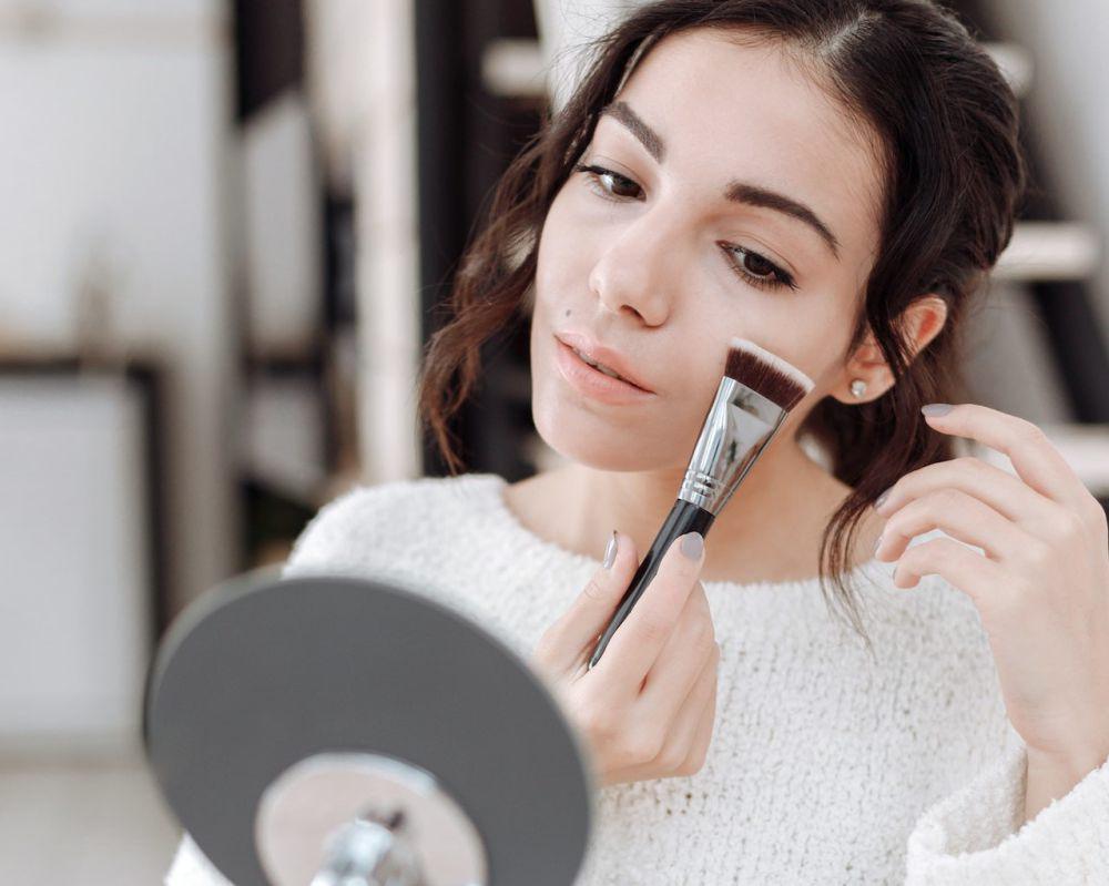 5 Cara Flawless Makeup untuk Samarkan Pori-Pori Besar