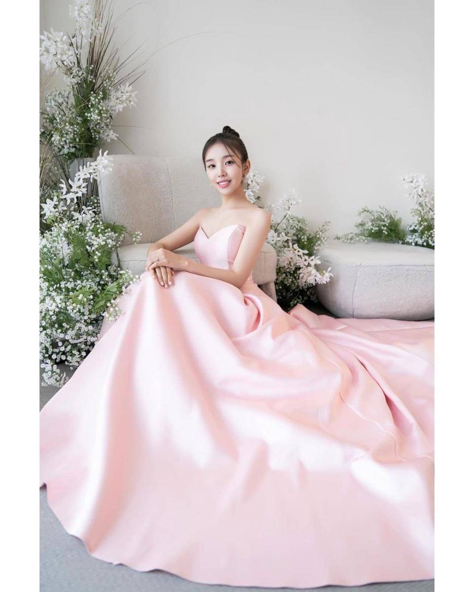 potret prewedding Baek Ah Yeon (instagram.com/ayeoniiiiii)