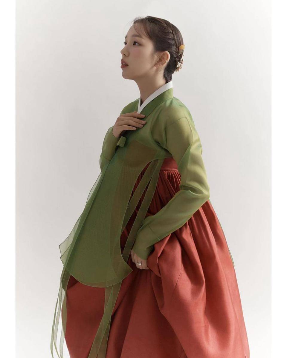 potret prewedding Baek Ah Yeon (instagram.com/ayeoniiiiii)