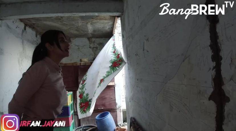 potret Dewi Perssik sambangi Mbak Putri (Instagram.com/Bang Brew TV)