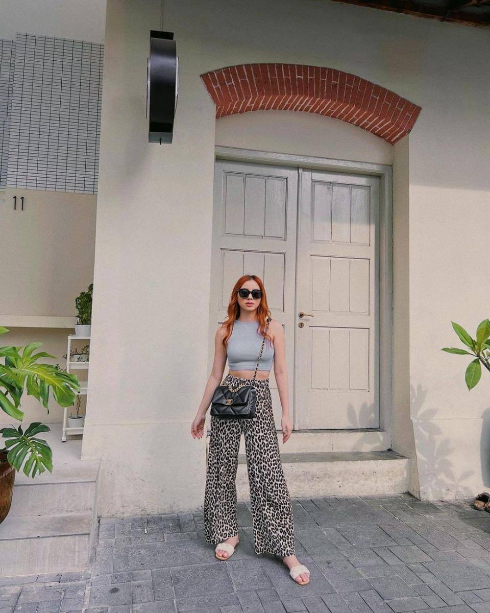 Hangout pakai celana panjang ala Ludovica Jessica (instagram.com/ludovicajessica)