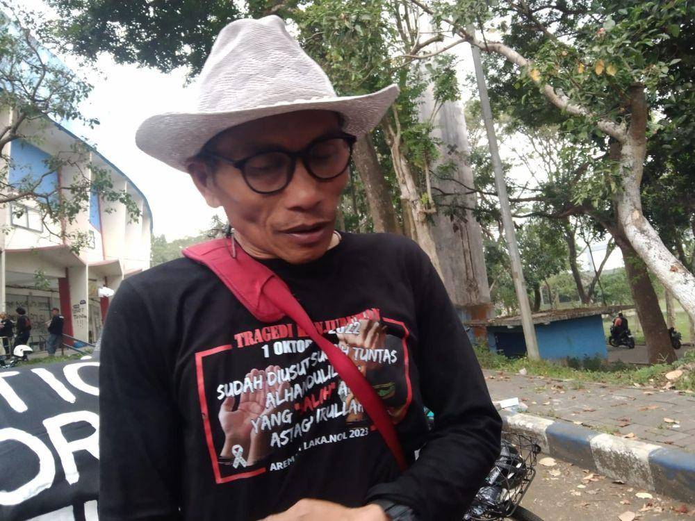 Midun, pria yang akan bersepeda dari Malang ke Jakarta. (IDN Times/Rizal Adhi Pratama)