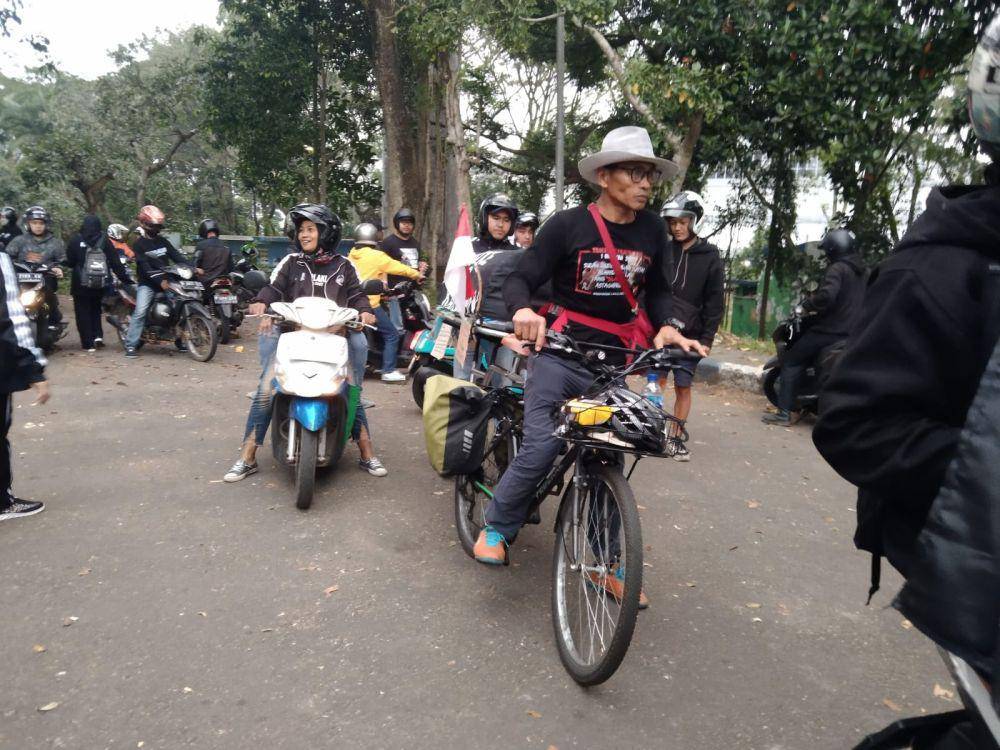 Midun saat memulai perjalanan ke Jakarta dari Malang. (IDN Times/Rizal Adhi Pratama)
