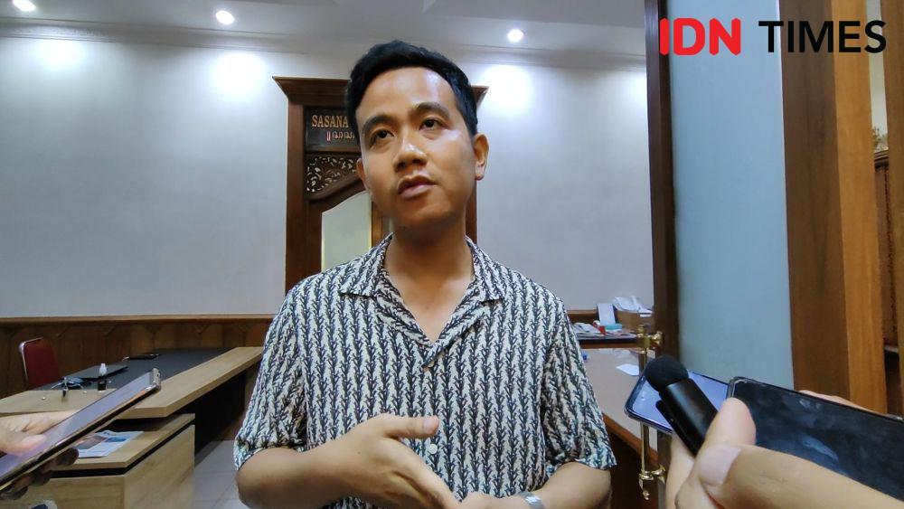 Balas Deddy PDIP soal Makan-makan, Gibran: Mbok Kiro Aku Nex Carlos