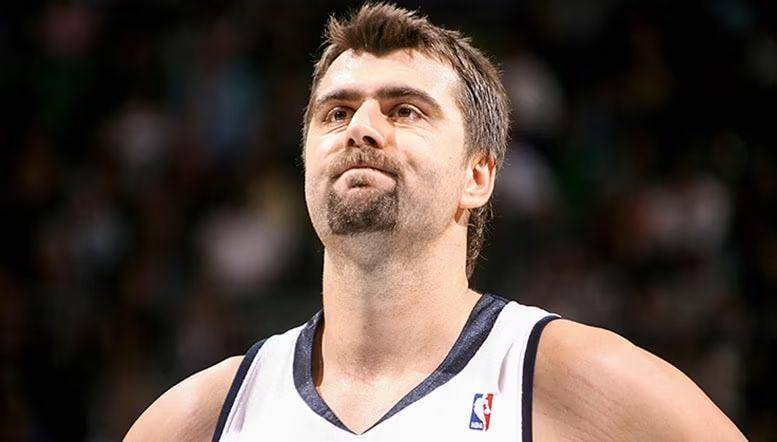 Mehmet Okur (nba.com)