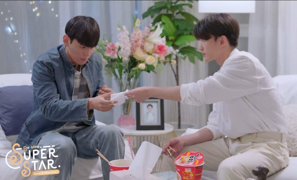 First Chalongrat dalam drama Be Mine SuperStar (youtube.com/beminesuperstar)