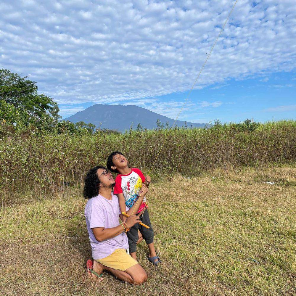 potret Isa Bajaj dan sang putra (instagram.com/isa_bajaj)