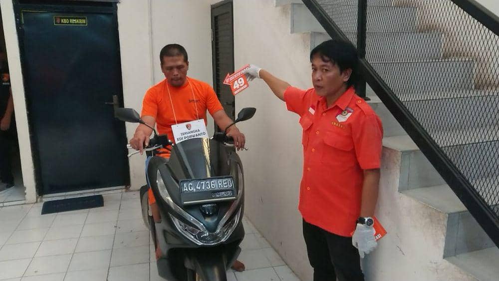 Rekontruksi Pembunuhan Pasutri di Tulungagung, Tersangka Sering Lupa