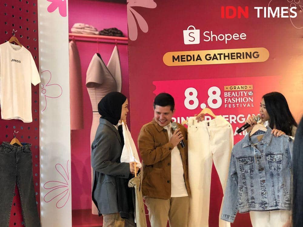 Media gathering Shopee 8.8 Grand Beauty & Fashion Festival: Pintar Bergaya, Bijak Belanja pada Kamis (3/8/2023) di Pakuwon Tower, Jakarta Selatan. (IDN Times/Nisa Zarawaki)