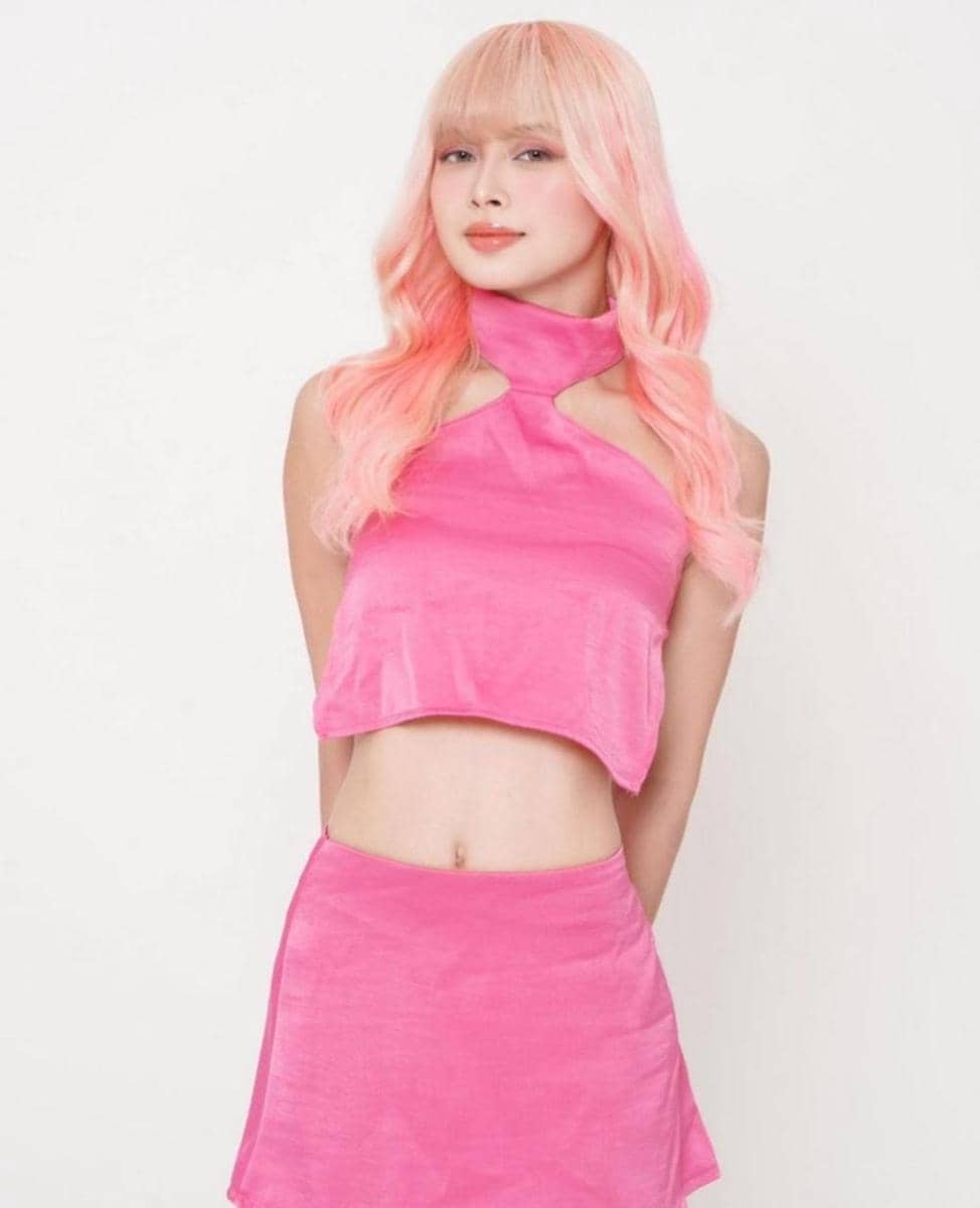 Feni JKT48 (instagram.com/jkt48feni)