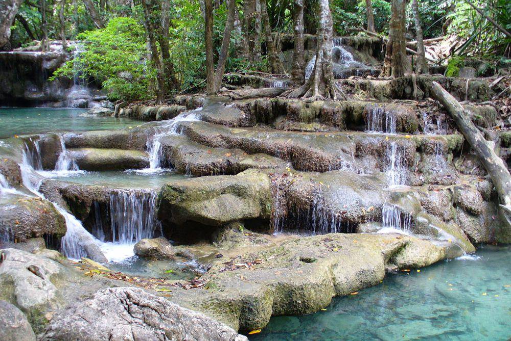Erawan National Park (commons.wikimedia.org/FearOfMusic)