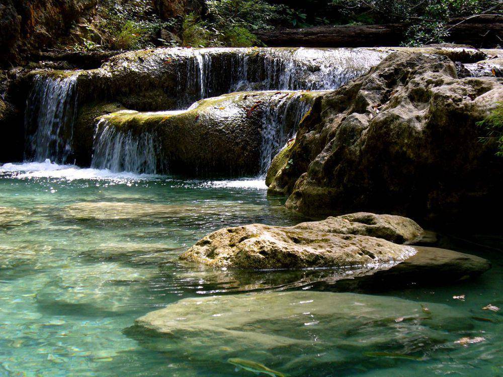 Erawan National Park (commons.wikimedia.org/yeowatzup)
