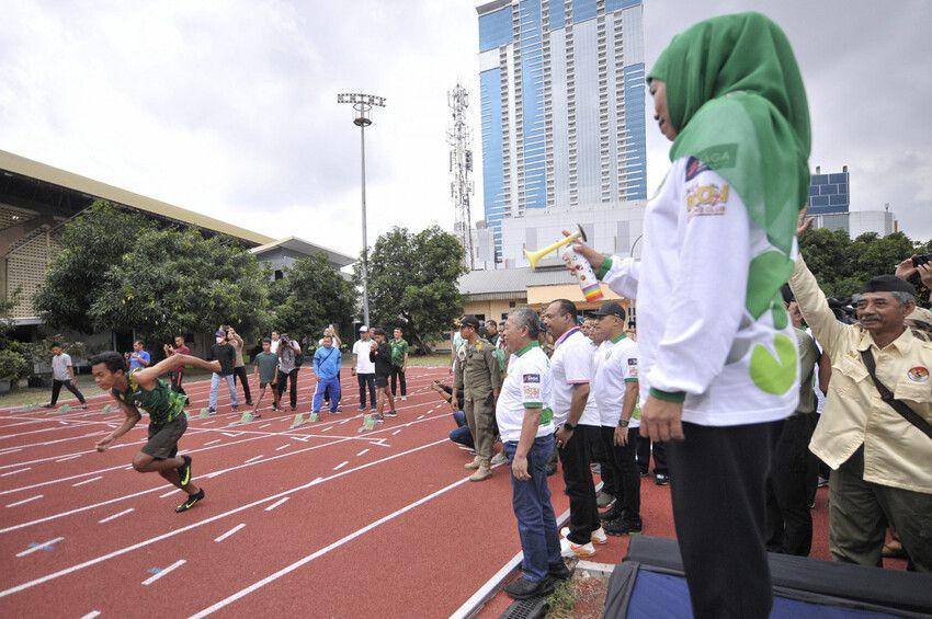 Gubernur Jawa Timur Khofifah Indar Parawansa waktu meresmikan Lapangan Jatim Seger. SAC Indonesia
