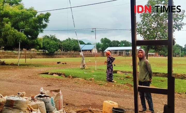 Foto pemukiman Desa Wadukopa, satu diantara desa yang belum merdeka signal di Kabupaten Bima (IDN Times/Juliadin Jd)