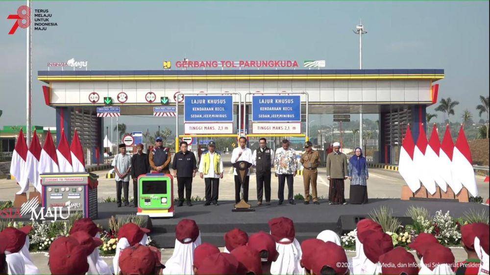 Presiden Jokowi meresmikan Tol Ciawi-Sukabumi ruas Cigombong-Cibadak, pada Jumat (4/8/2023) (Youtube.com/Sekretariat Presiden)