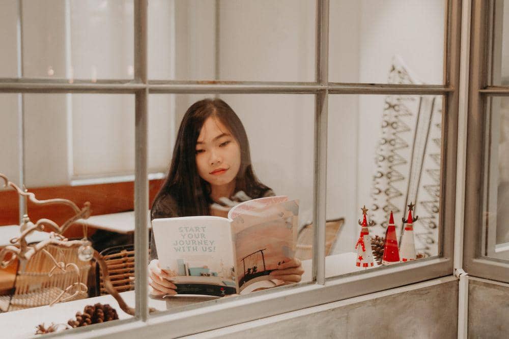 ilustrasi membaca buku (unsplash.com/ju desi)