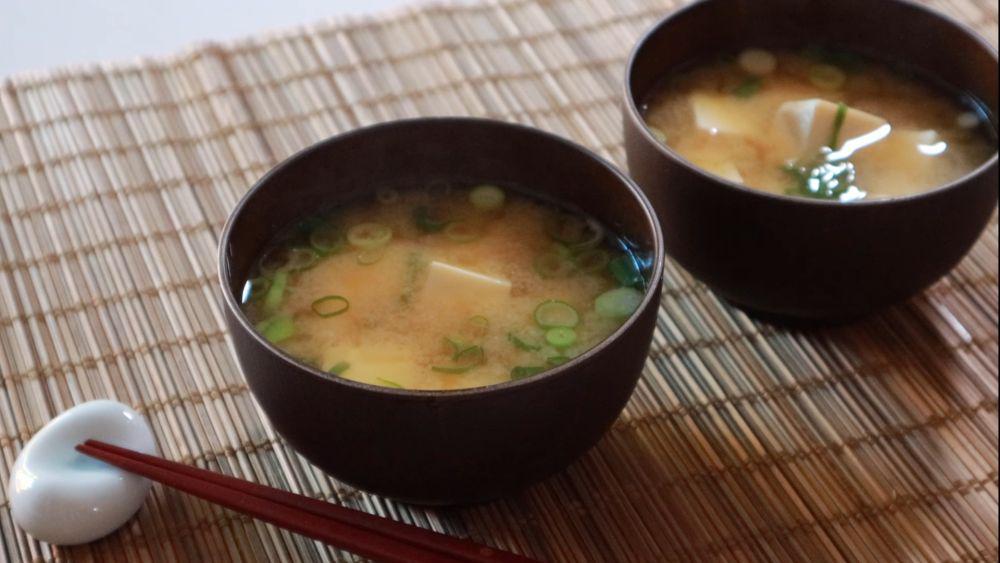 Resep Miso Siru Hakusai Khas Jepang yang Rasanya Umami Banget!
