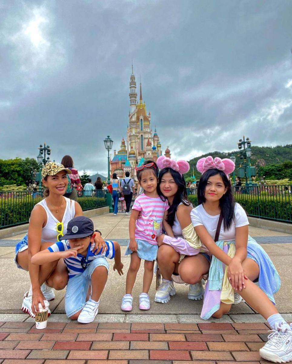 potret keluarga Nadia Mulya (instagram.com/nadiamulya)