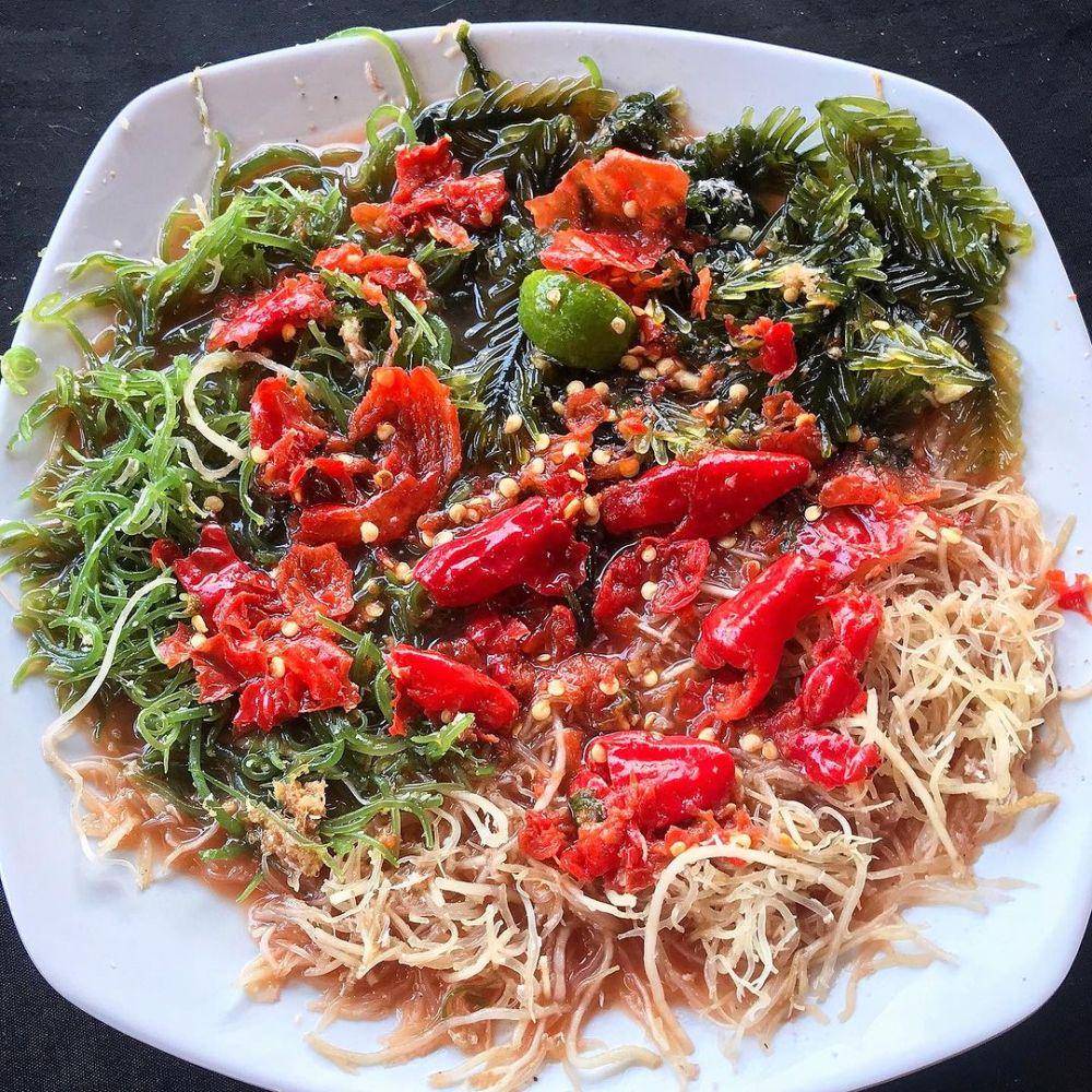 rujak bulung (instagram.com/warung_men_runtu)