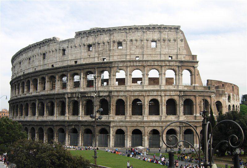 Koleseum Roma. (commons.wikimedia.org/xiquinhosilva)