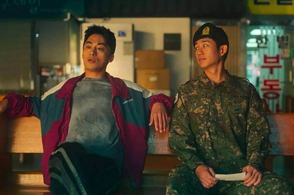 cuplikan Koo Kyo Hwan dan Jung Hae In di drakor D.P. 2 (dok. Netflix/D.P. 2)