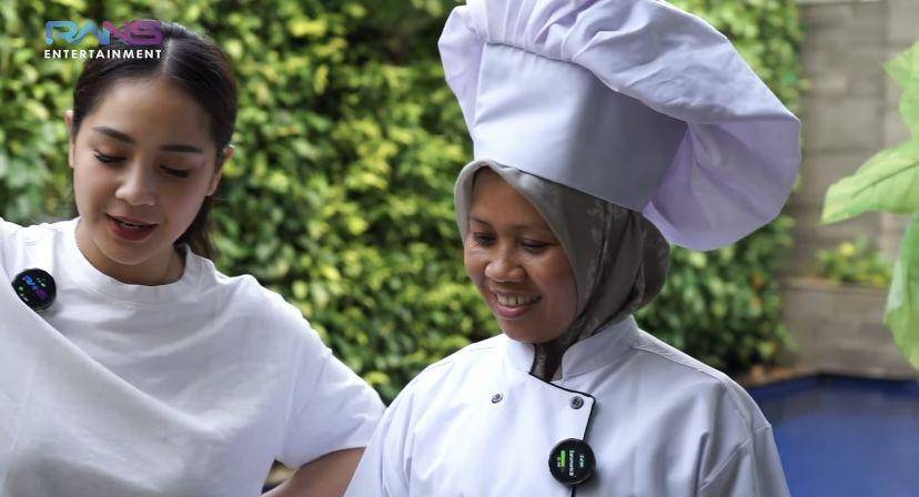 potret Sus Rini masak besar bareng Nagita (youtube.com/Rans Entertainment)