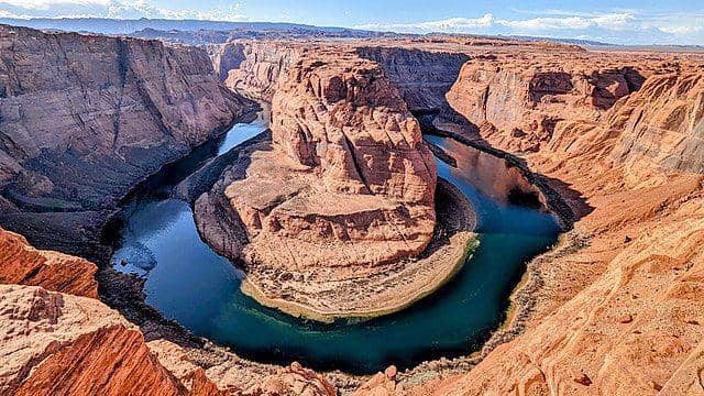 ilustrasi Colorado River (commons.wikimedia.org/Charles Wang)