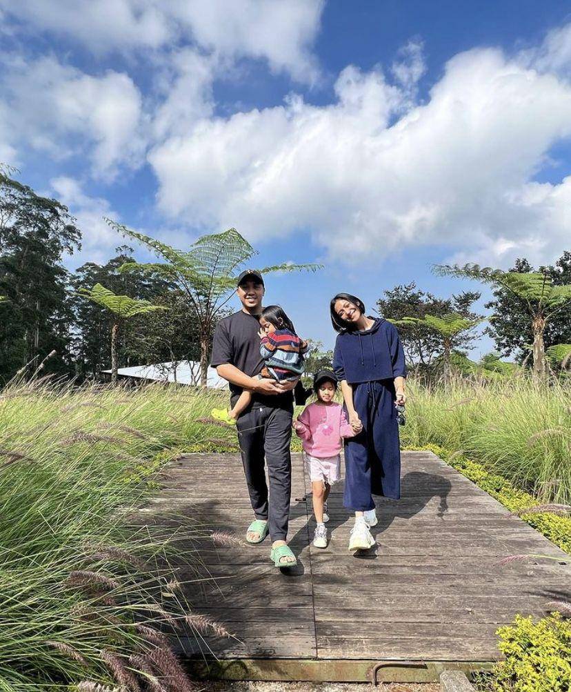 potret liburan keluarga Caca Tengker di Bandung (Instagram.com/cacatengker)