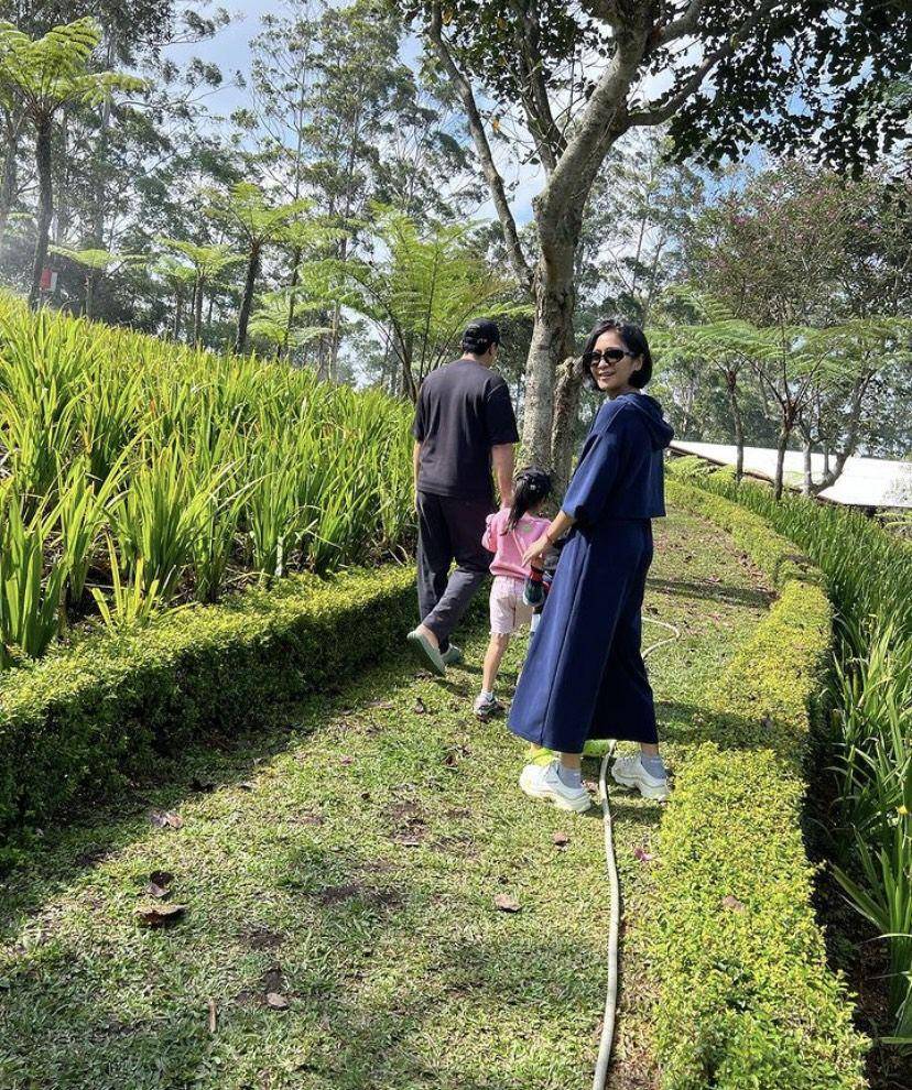 potret liburan keluarga Caca Tengker di Bandung (Instagram.com/cacatengker)