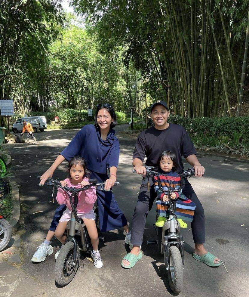 potret liburan keluarga Caca Tengker di Bandung (Instagram.com/cacatengker)
