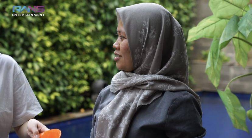 potret Sus Rini masak besar bareng Nagita (youtube.com/Rans Entertainment)