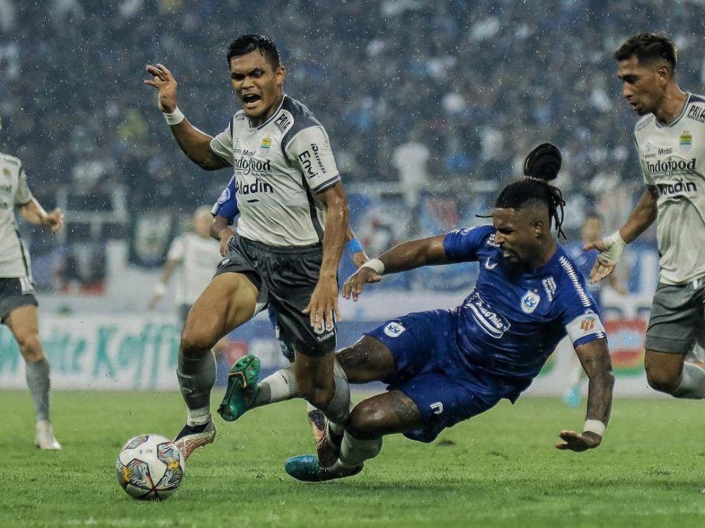 PSIS Semarang saat menghadapi Persib Bandung di Liga 1 Indonesia 2022/2023. (instagram.com/psisfcofficial)