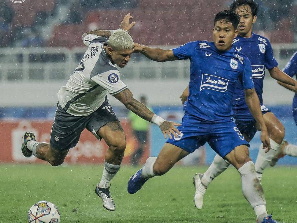 PSIS Semarang saat menghadapi Persib Bandung di Liga 1 Indonesia 2022/2023. (instagram.com/psisfcofficial)