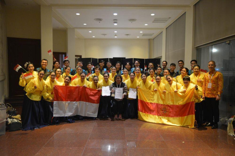 Membanggakan, Ubaya Choir Raih Jury Award Grand Prix di Thailand