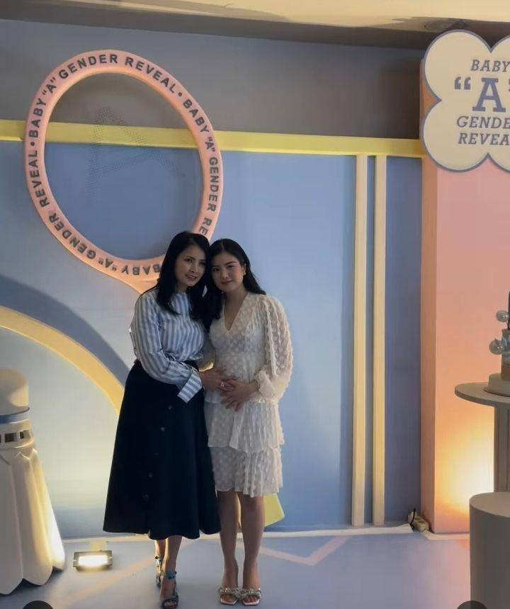 Gender reveal Valencia (Instagram.com/valenciatanoe)
