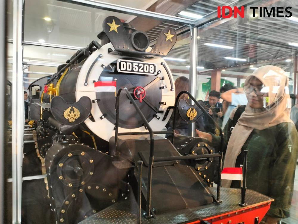 Dapat Rekor MURI, Miniatur Lokomotif Terbesar Dipamerkan di Gubeng