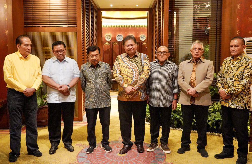 Airlangga Bertemu Sepuh Golkar, Ini Tiga Poin Penting yang Dibahas